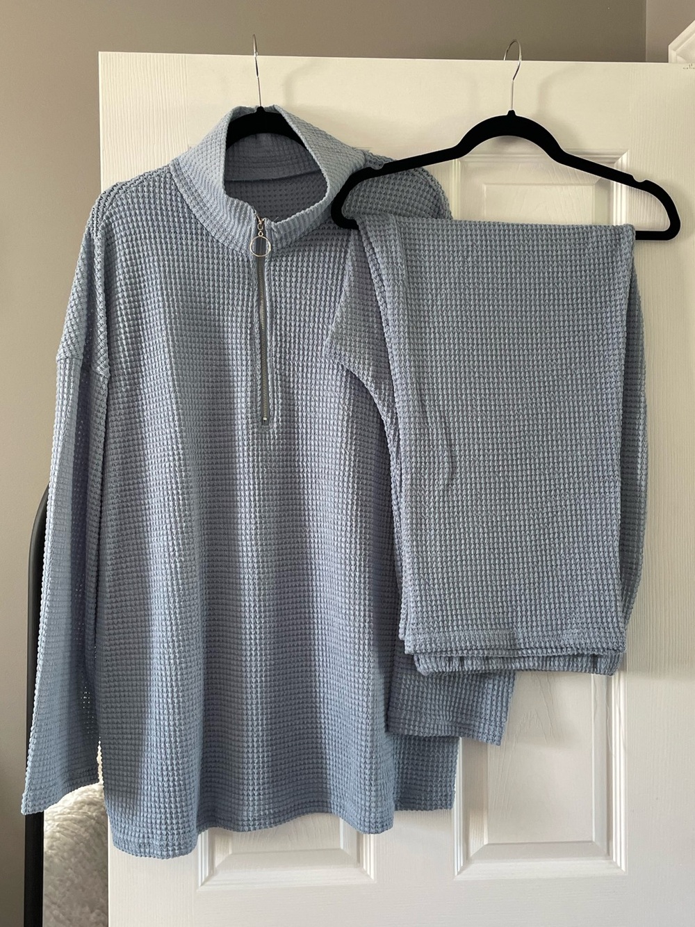 Lightweight waffle lounge set